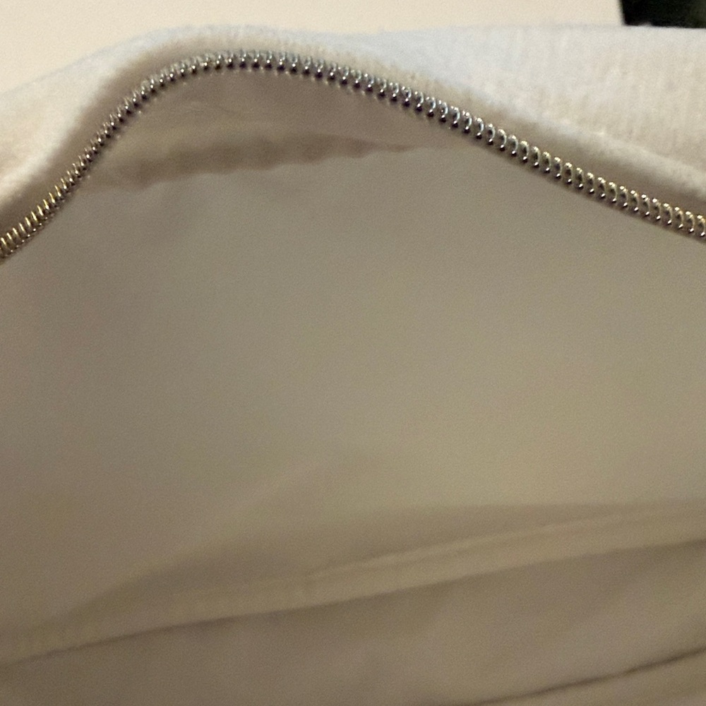 CHANEL White and Gold Cosmetic Pouch - Picture 4 of 6